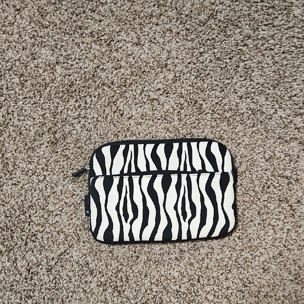 Velocity Black and White Striped Sleeve